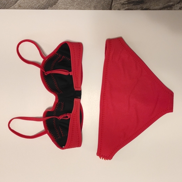 3/$25 Medium Coral Neoprene Underwire Bikini Set - brand unknown, like triangl - Picture 2 of 9